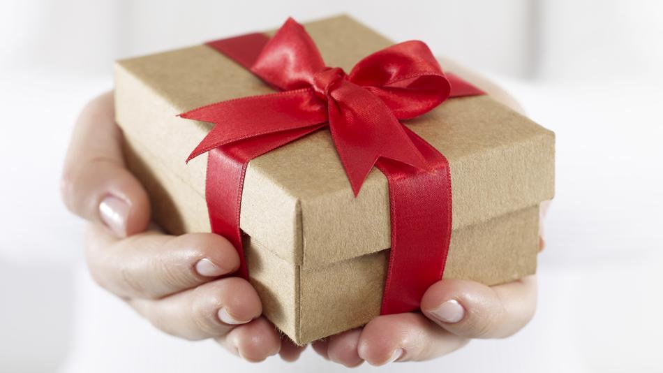 What to Think About When Buying a Gift in Canada
