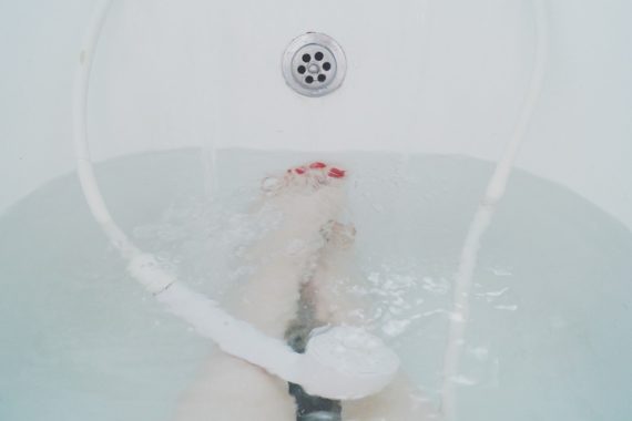 4 Ways a Hot Bath Helps Improve Circulation